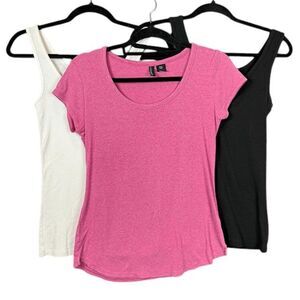 Cynthia Rowley Bundle of 2 Tanks and 1 Fitted Tee Pink Black White Size Medium